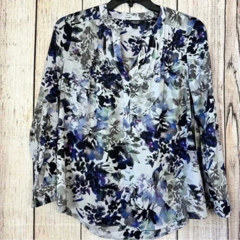 NWT simply Vera Verawang womens floral tops size Small